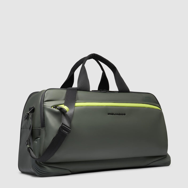 Water resistant duffel bag