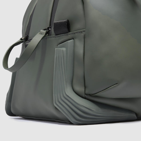 Water resistant duffel bag