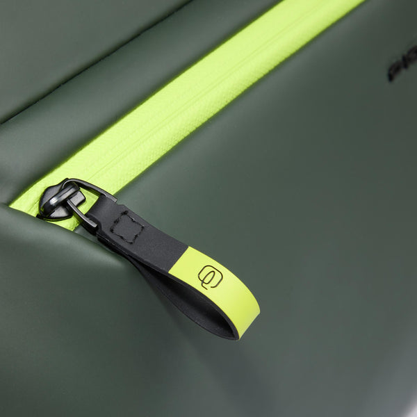 Water resistant duffel bag