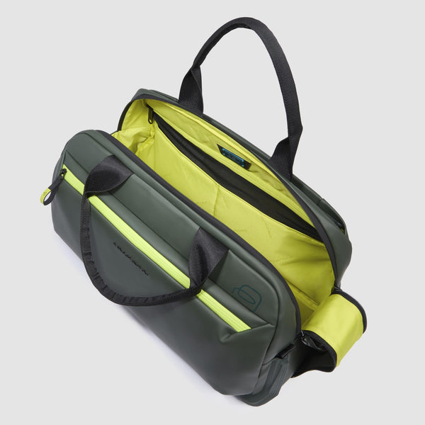 Water resistant duffel bag