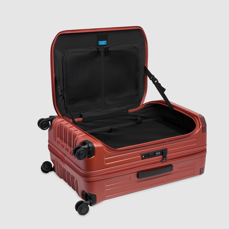 Medium size, 4 wheel suitcase with dual opening