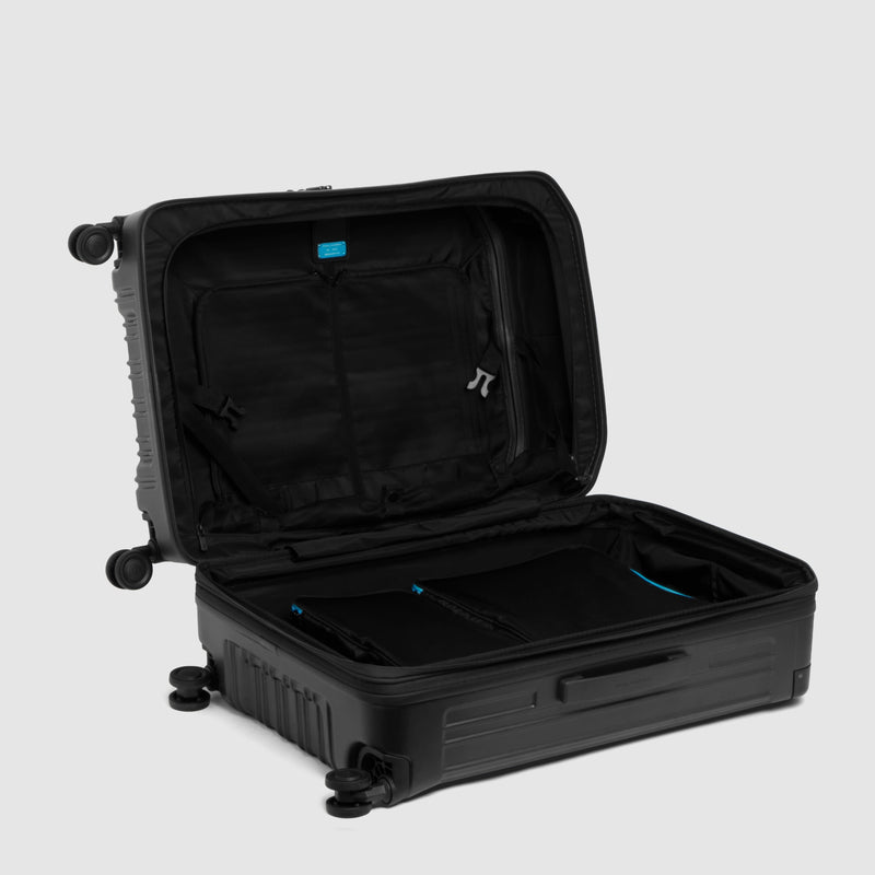 Medium size, 4 wheel suitcase with dual opening