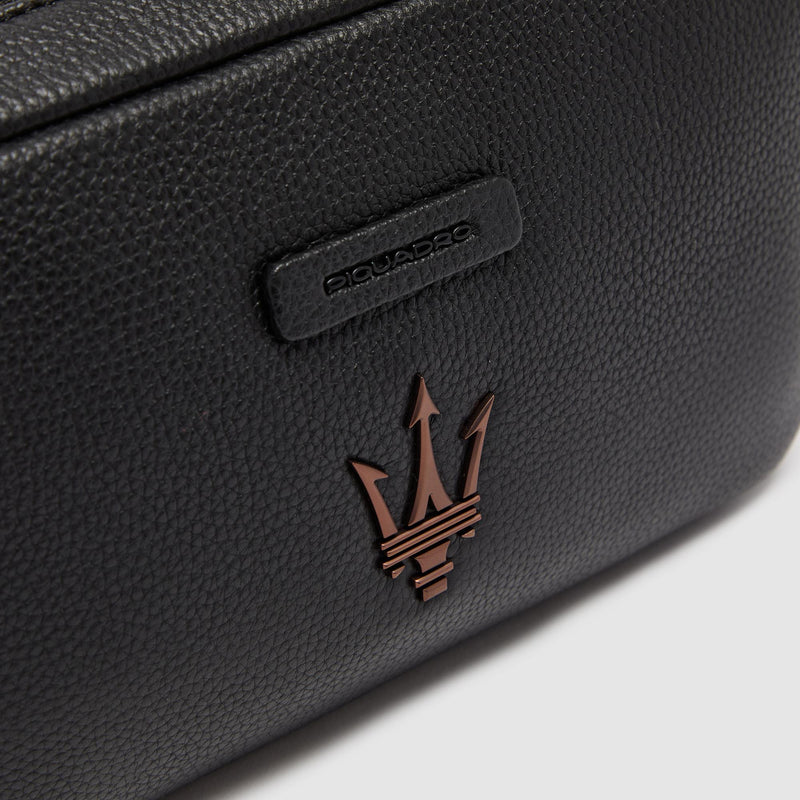 Trousse de toilette  "Piquadro x Maserati" 