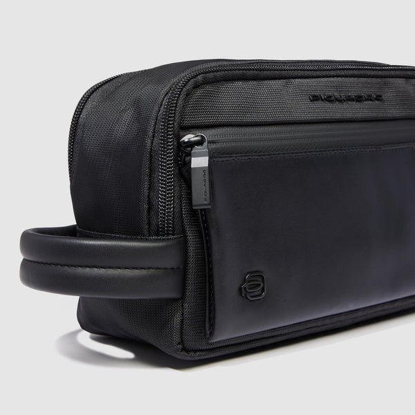 Toiletry bag in recycled fabric
