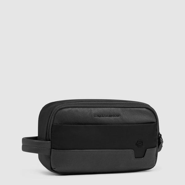 Toiletry bag in recycled fabric