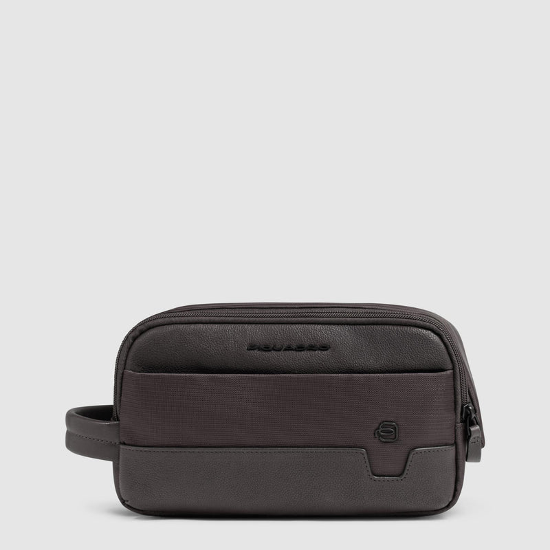Toiletry bag in recycled fabric
