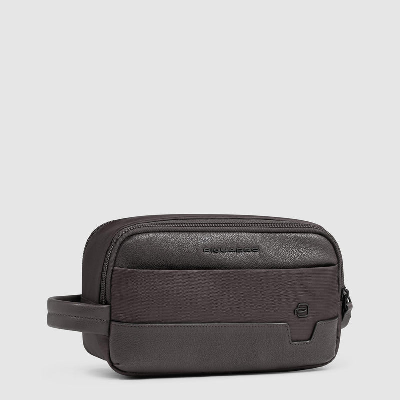 Toiletry bag in recycled fabric