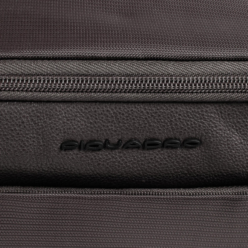 Toiletry bag in recycled fabric