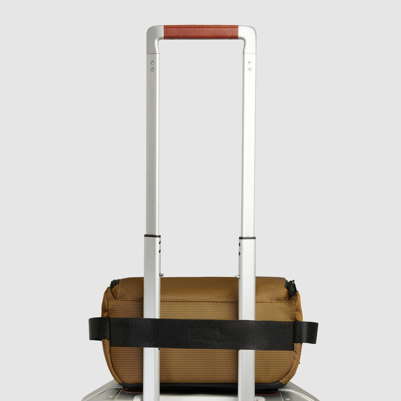 Toiletry bag in bio-based material