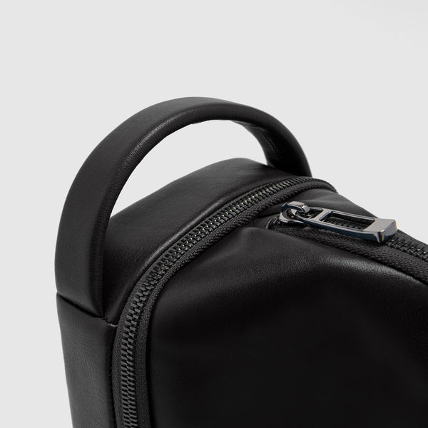 Men's Leather Toiletry Bag with Two Zip Compartments - 6