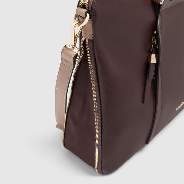 Women's Expandable Leather Laptop Bag 15.6" - 5