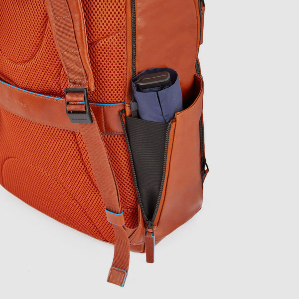 Computer backpack with bottle/umbrella pocket