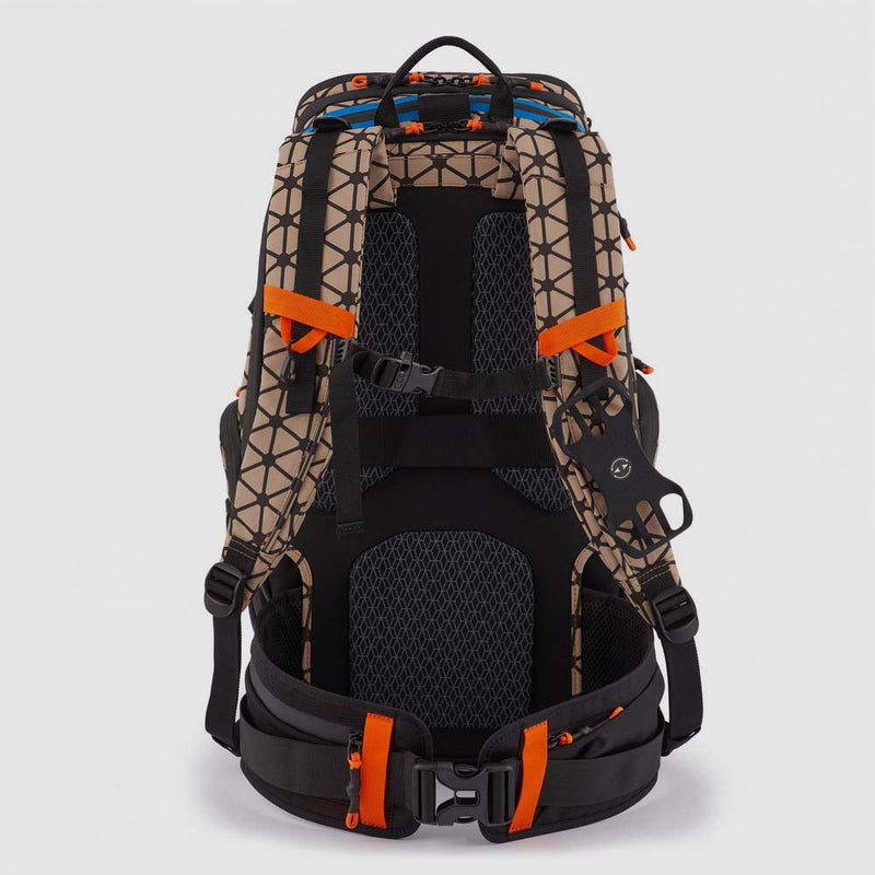 Ski mountaineering and trekking backpack