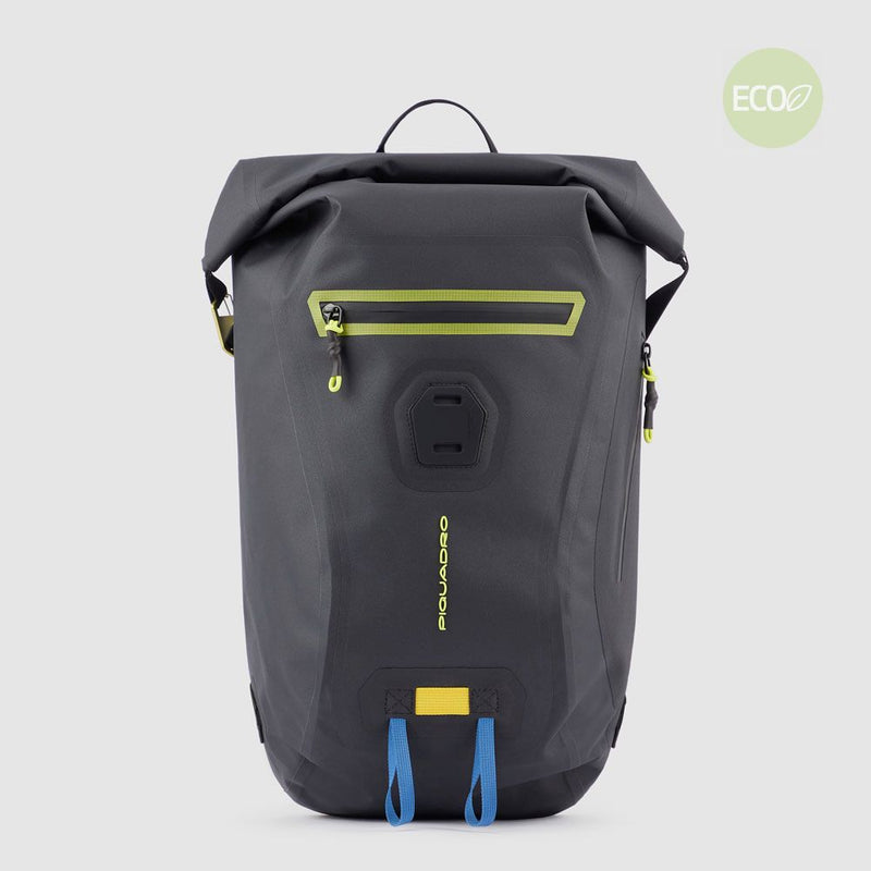 Mochila impermeable, con cierre superior enrollabl