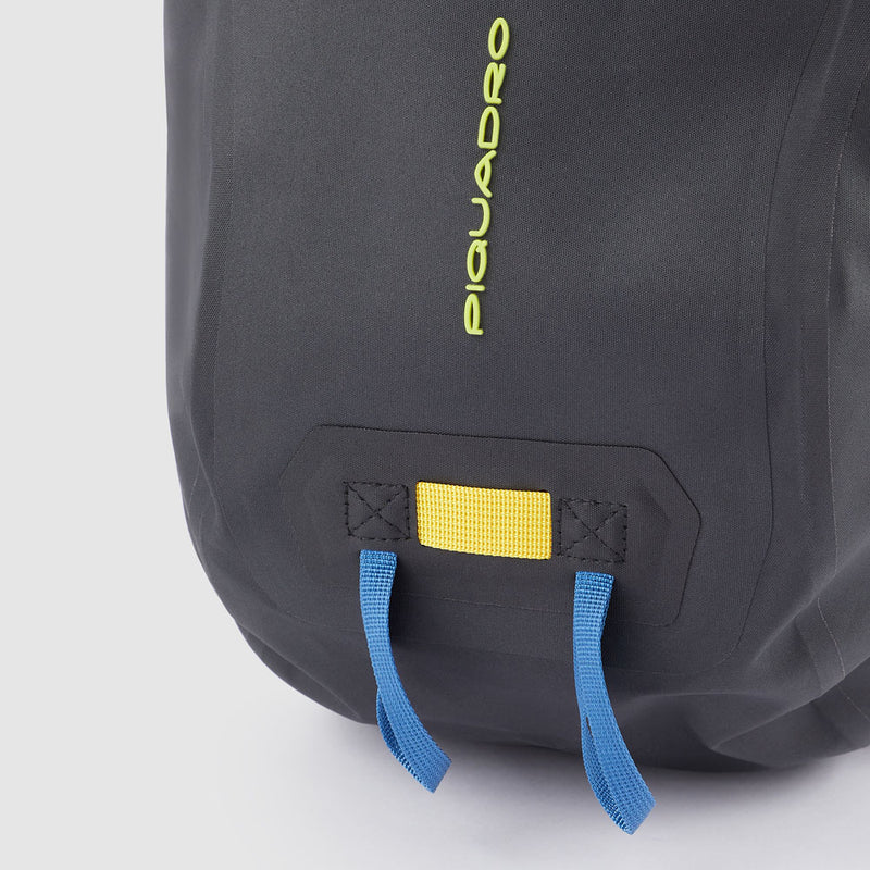 waterproof backpack with latch roll top,