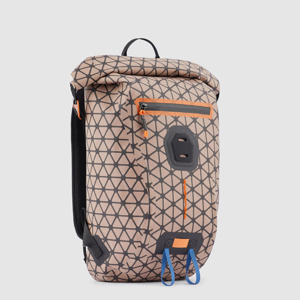 Watertight backpack with roll top fastening