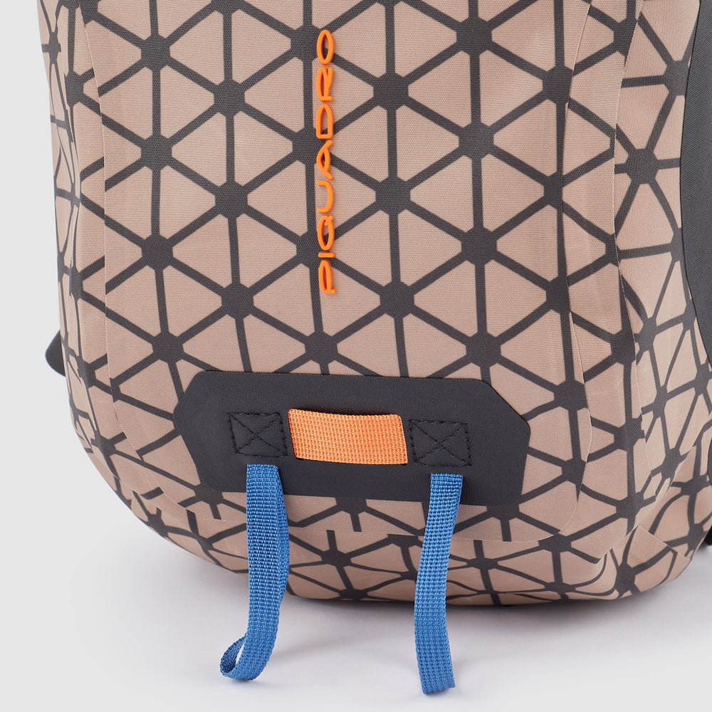 Watertight backpack with roll top fastening