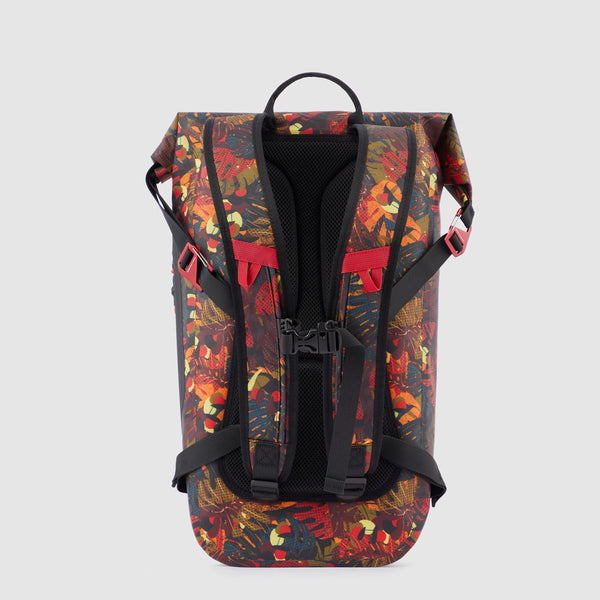 Watertight backpack with roll top fastening
