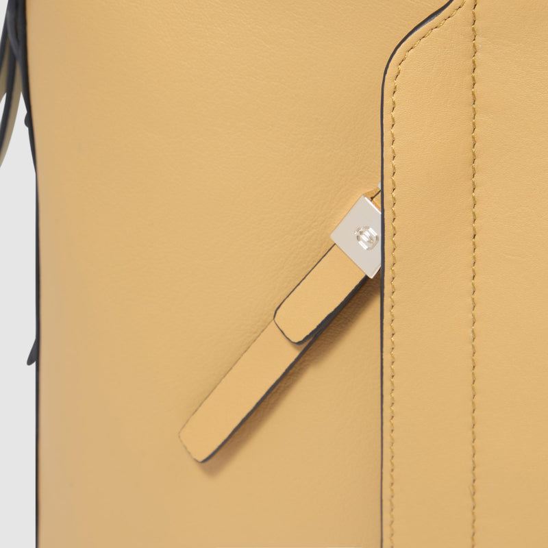 Leather women's laptop bag 15,6"