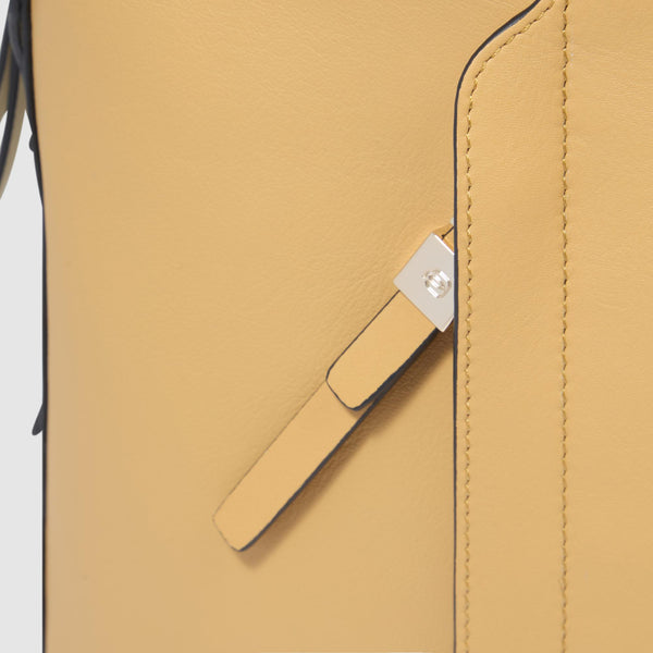 Leather women's laptop bag 15,6"