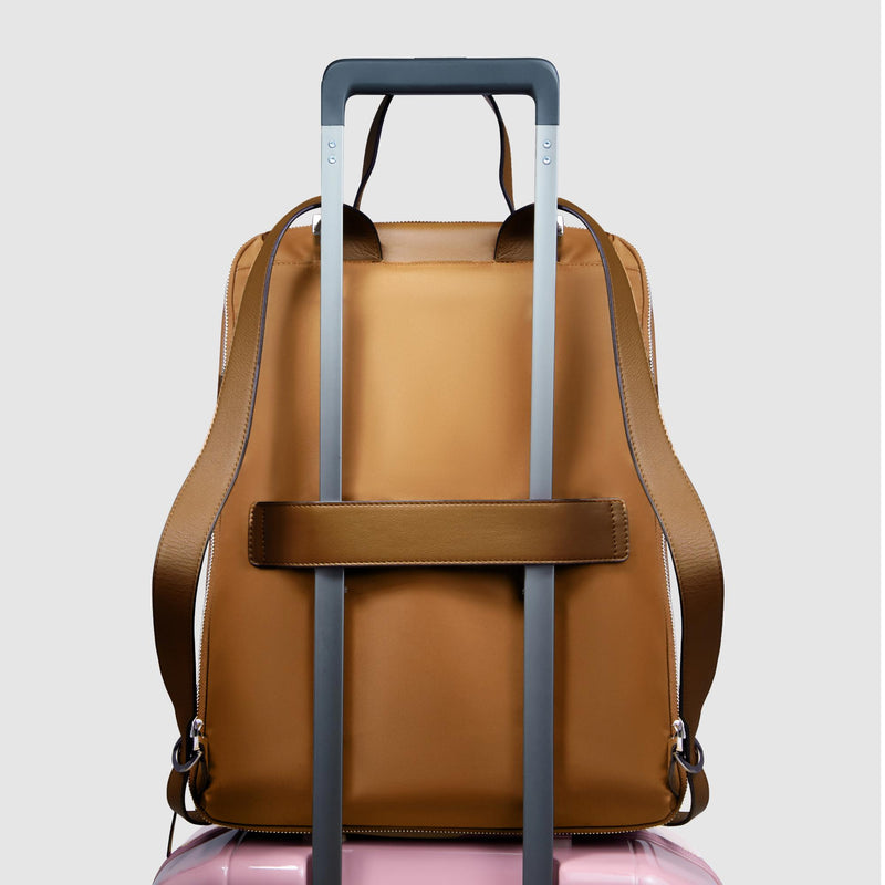 Expandable, women’s laptop backpack 15,6"