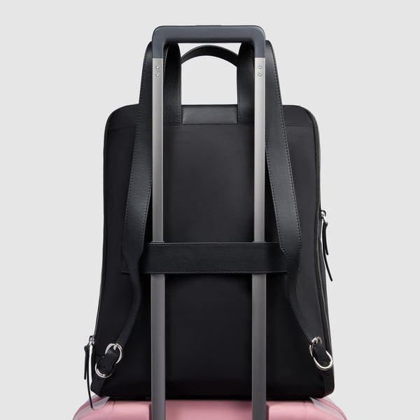 Expandable, women’s laptop backpack 15,6"