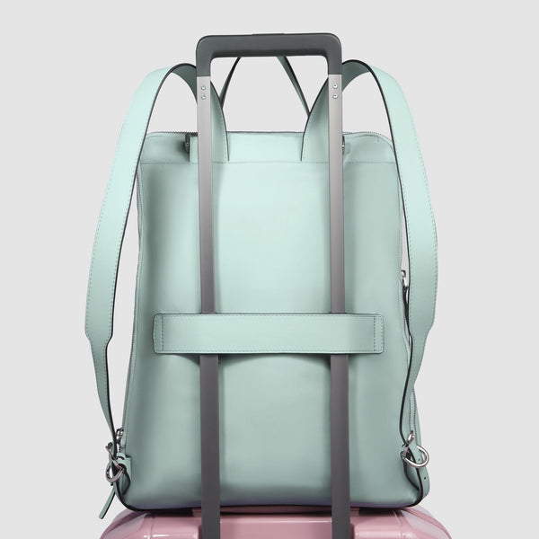Expandable, women’s laptop backpack 15,6"