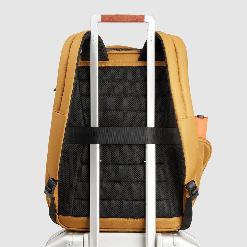 Expandable laptop backpack 15,6"