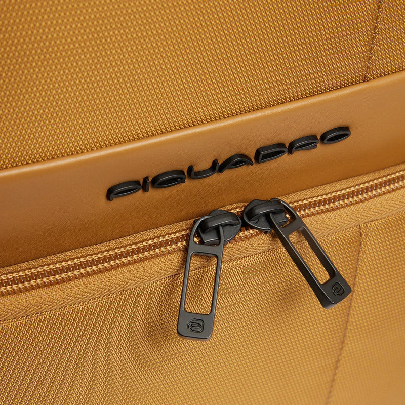 Expandable laptop backpack 15,6"