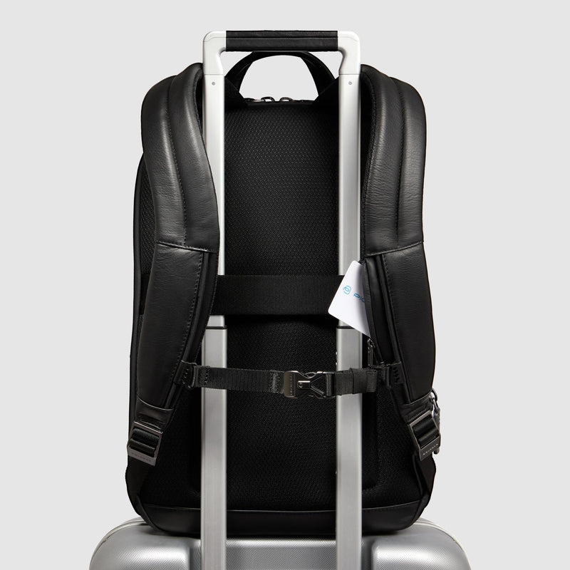 Expandable laptop backpack 15,6"