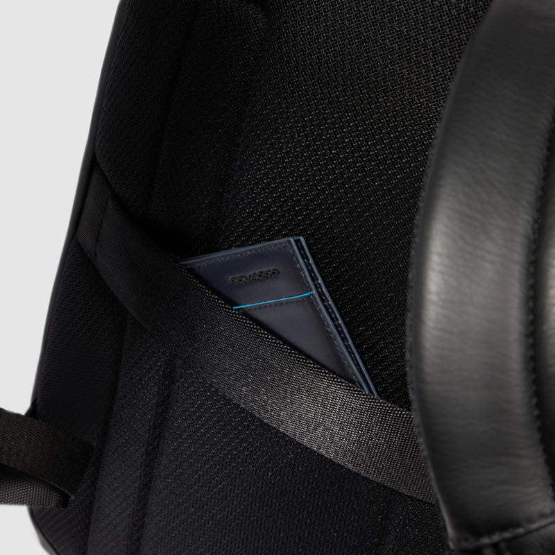 Expandable laptop backpack 15,6"