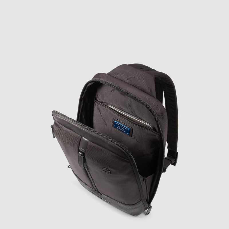 Sling bag in recycled fabric