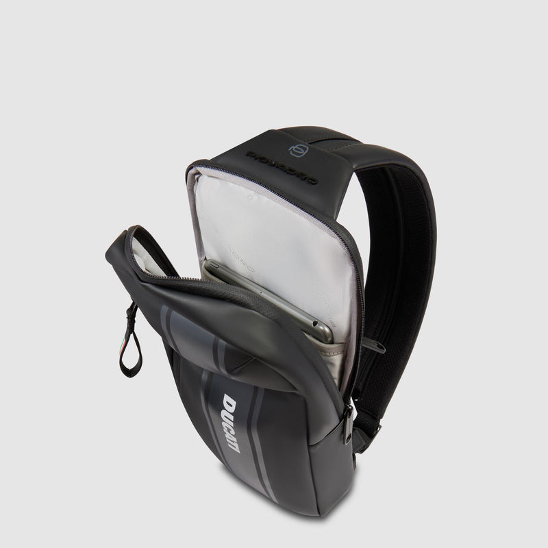 Zaino monospalla uomo "Piquadro x Ducati" 