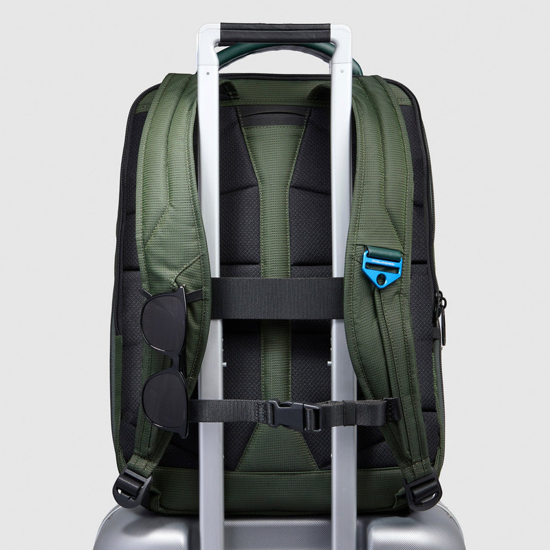 Travel backpack for laptop 17,3" - green Travel backpack for laptop 17,3" - green
