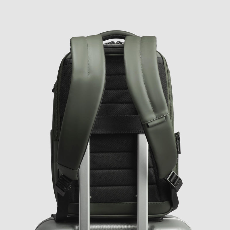 Water resistant travel laptop backpack 15,6"