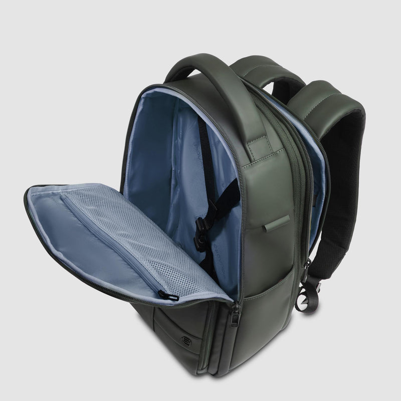 Water resistant travel laptop backpack 15,6"