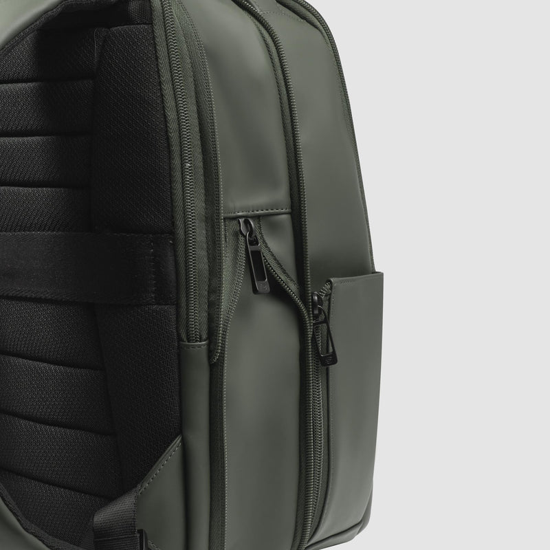 Water resistant travel laptop backpack 15,6"