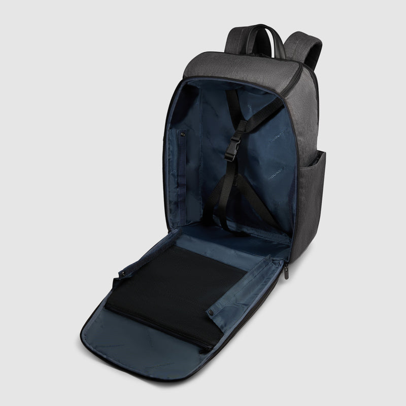 Travel laptop backpack 15,6" in recycled textile