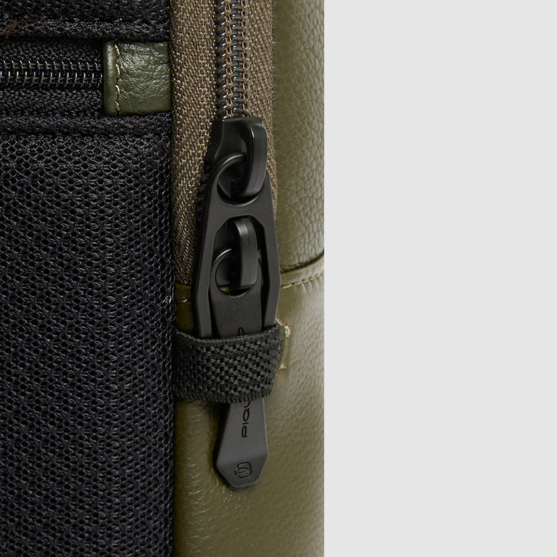 Sling bag im iPad®-Format
