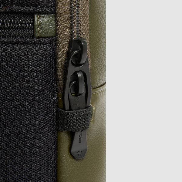Sling bag im iPad®-Format - 6