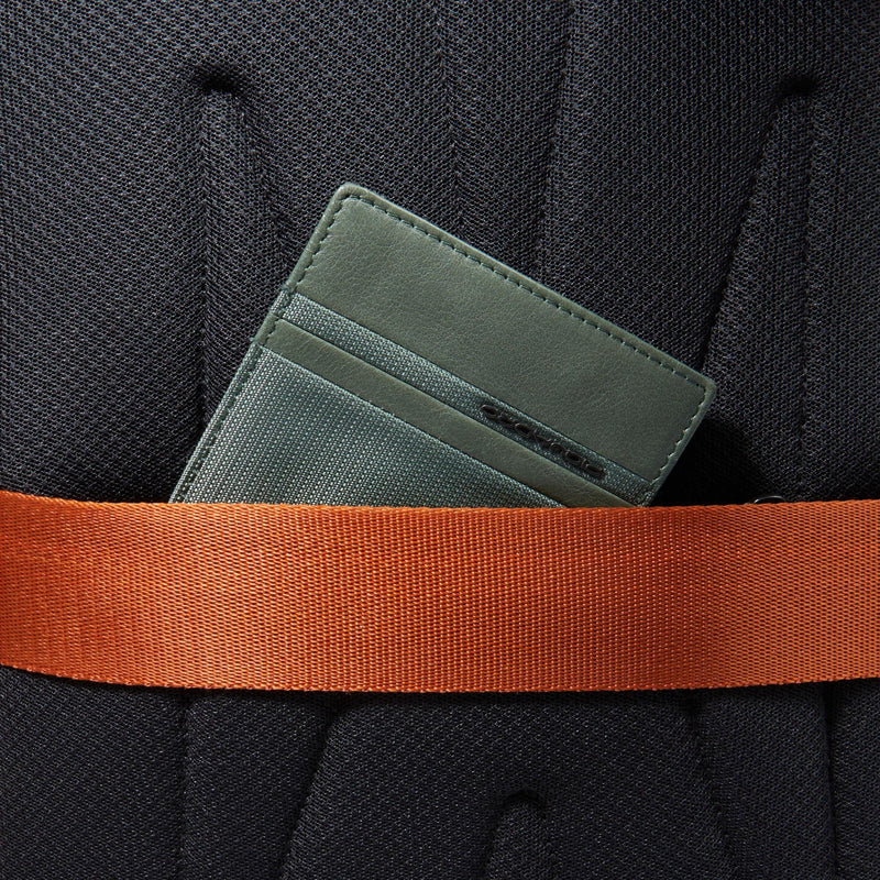 Travel laptop backpack 15,6" in recycled fabric