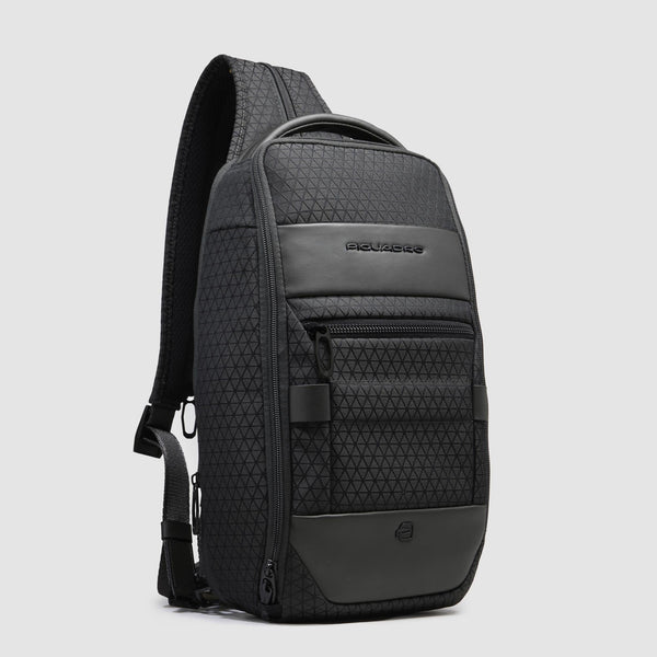 Sling bag aus recycled Stoff mit Rucksack-Option - 2