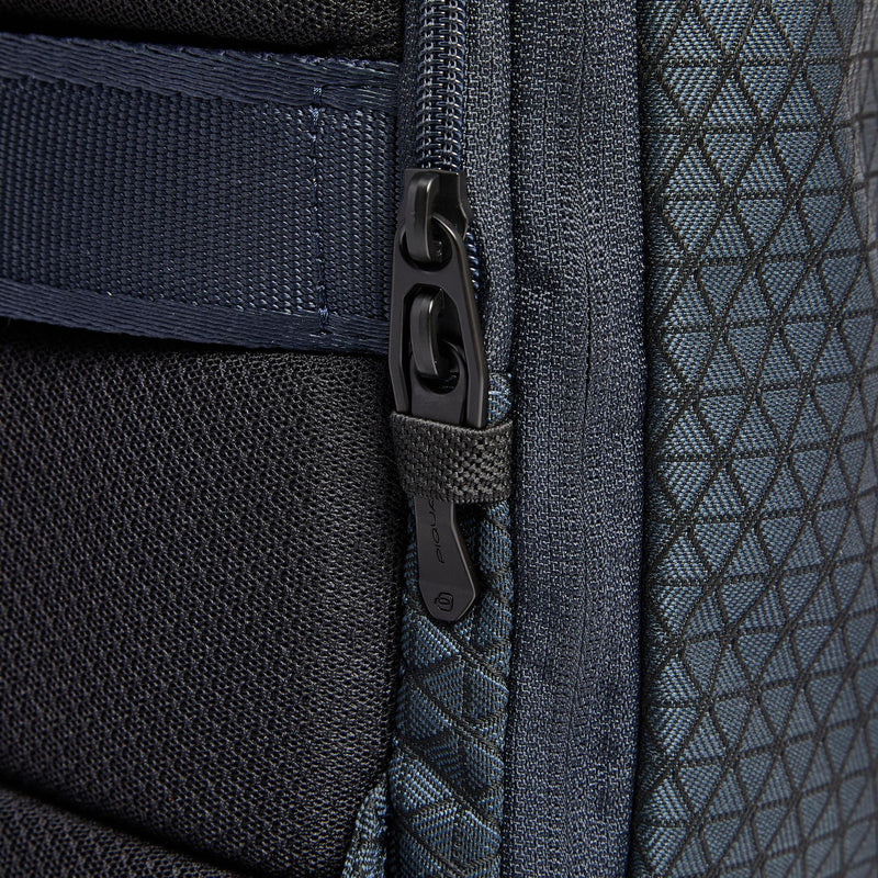 Modular, travel laptop backpack in recycled fabric