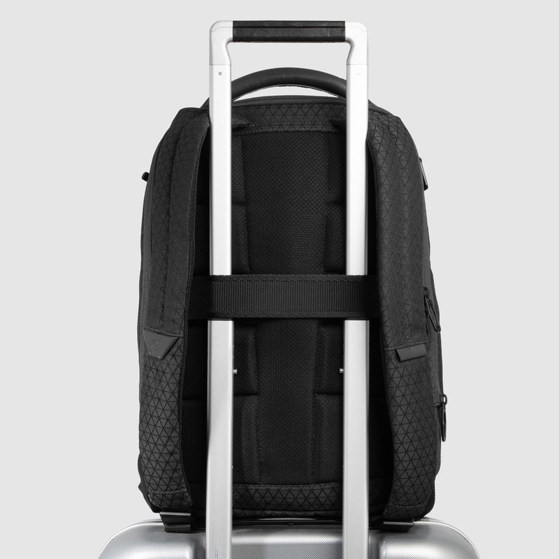 Modular, travel laptop backpack in recycled fabric
