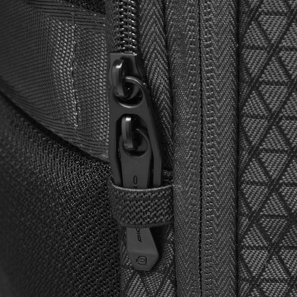 Modular, travel laptop backpack in recycled fabric
