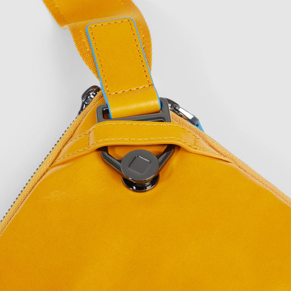 Expandable, flat waist bag