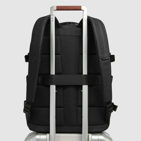 Travel laptop backpack 15,6" in recycled fabric