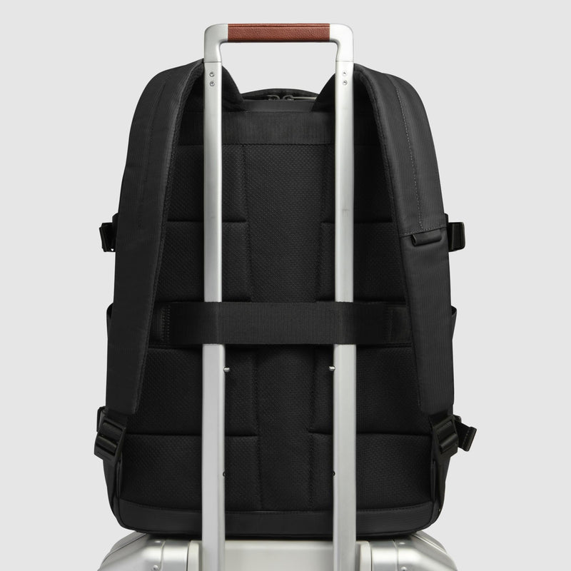 Travel laptop backpack 15,6" in recycled fabric