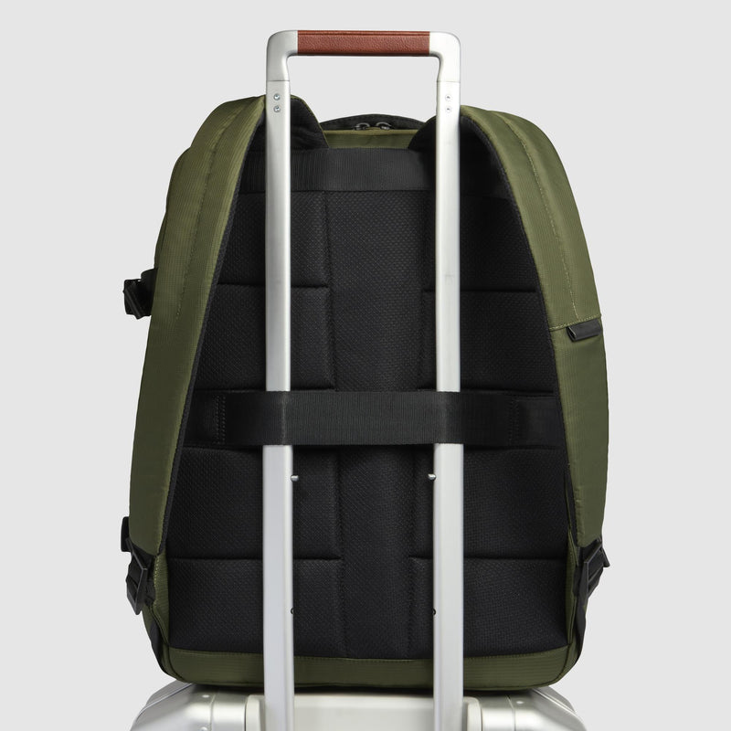Travel laptop backpack 15,6" in recycled fabric