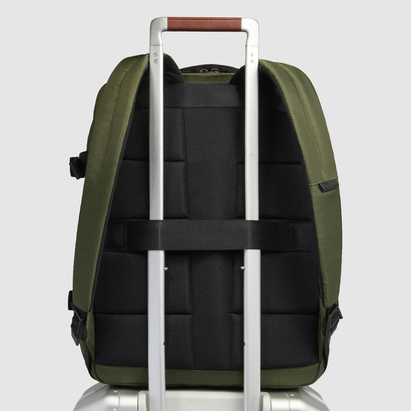 Travel laptop backpack 15,6" in recycled fabric